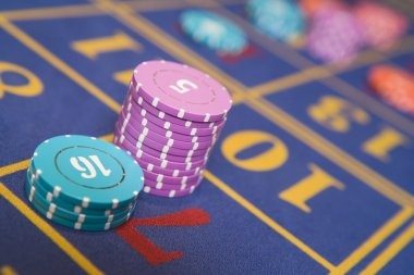 depo 5000 mobile app interface showing live casino tables and sports markets